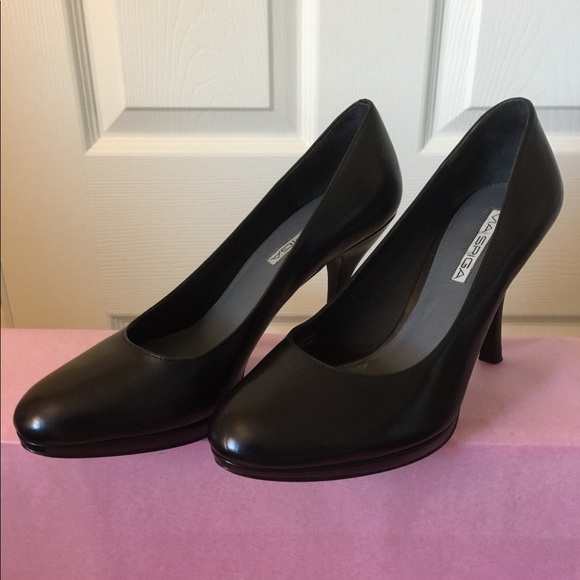 Via Spiga Shoes - Via Spiga black leather pumps